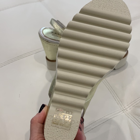 Shoes - Picture 5 of 7